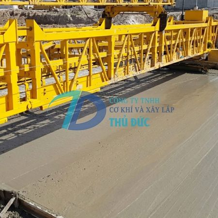 Máy rải bê tông xi măng CF1250H Máy rải bê tông xi măng CF1250H