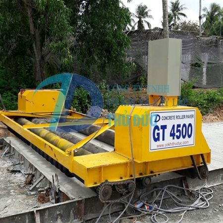 Máy trải bê tông xi măng 3 trục Máy trải bê tông xi măng 3 trục