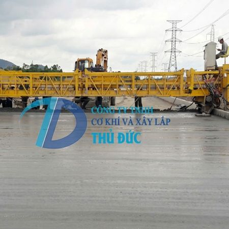 Máy rải bê tông xi măng CF1250H Máy rải bê tông xi măng CF1250H